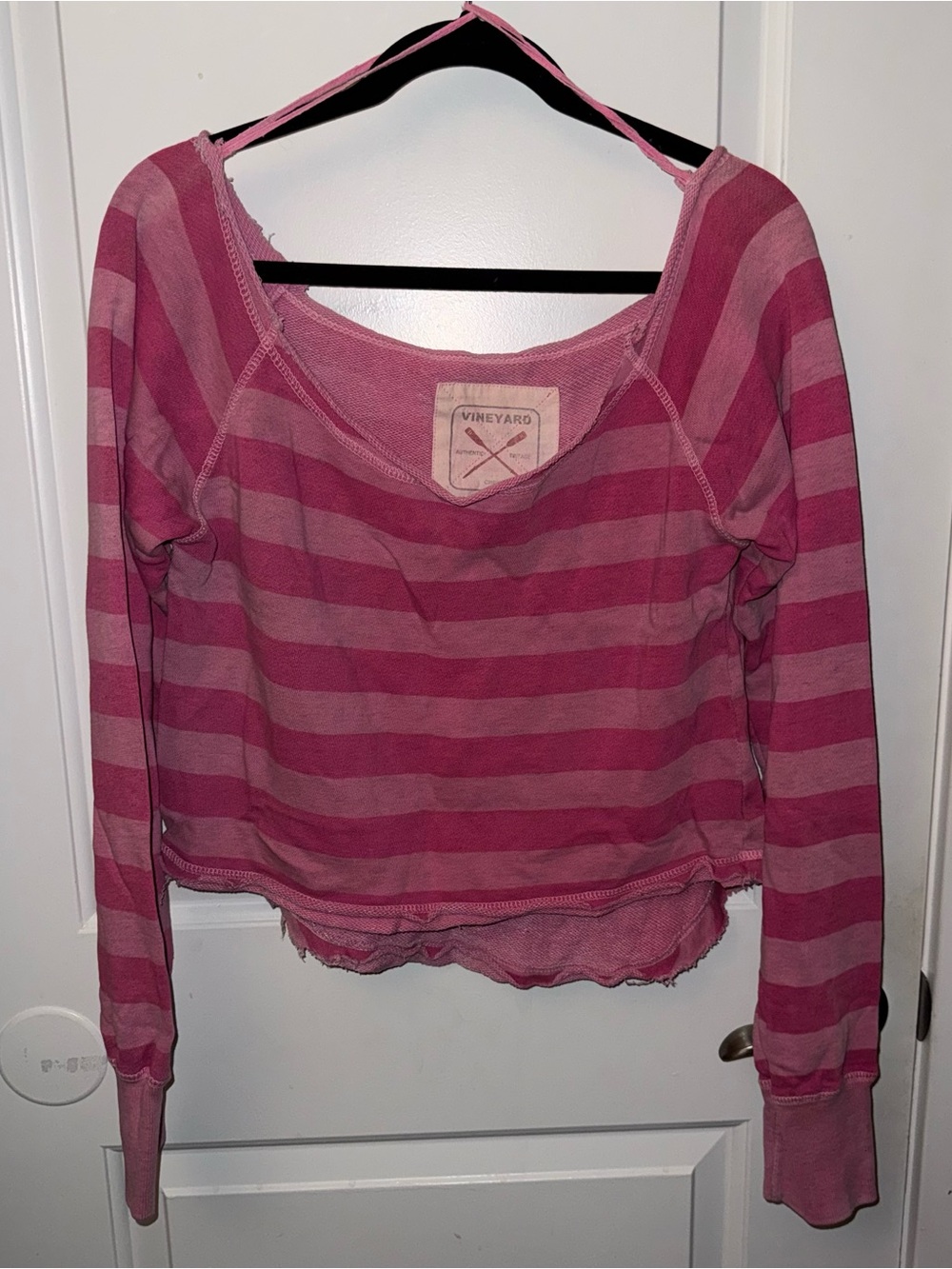 🔥5/$25🔥Y2K Vineyard Pink Striped Distressed Off Shoulder Sweatshirt Preowned XL